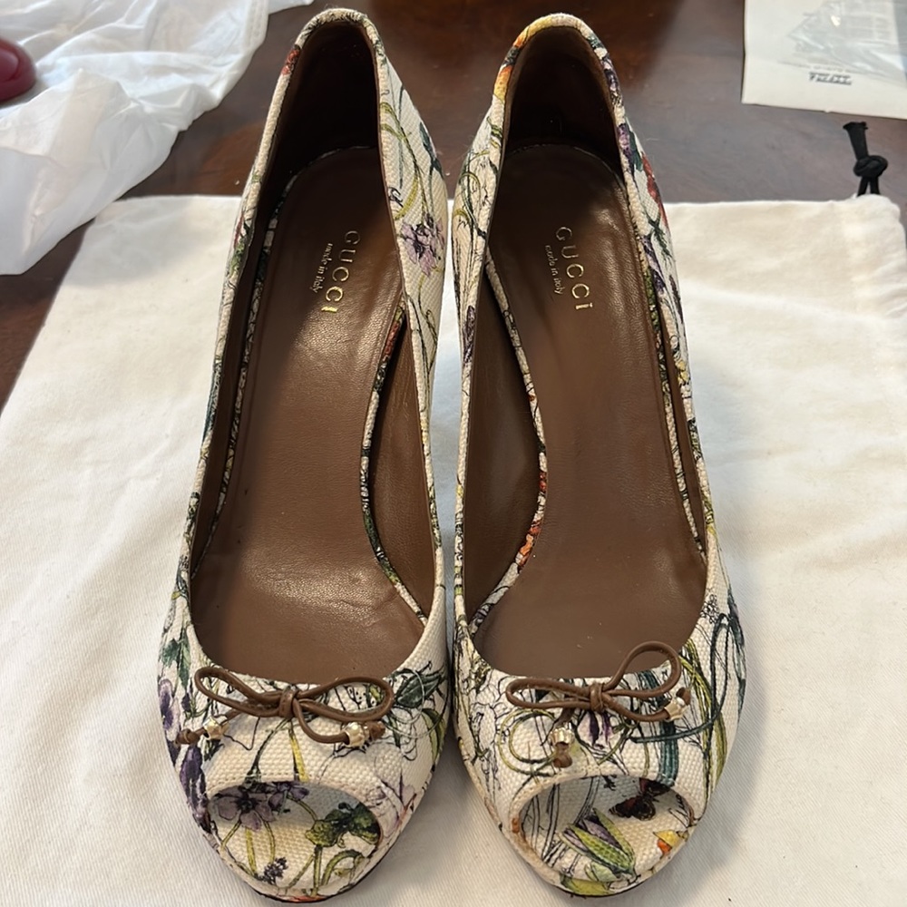 Authentic Gucci shoes